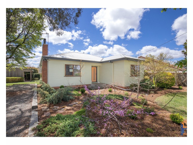 19 Kirkwood Street, Armidale NSW 2350