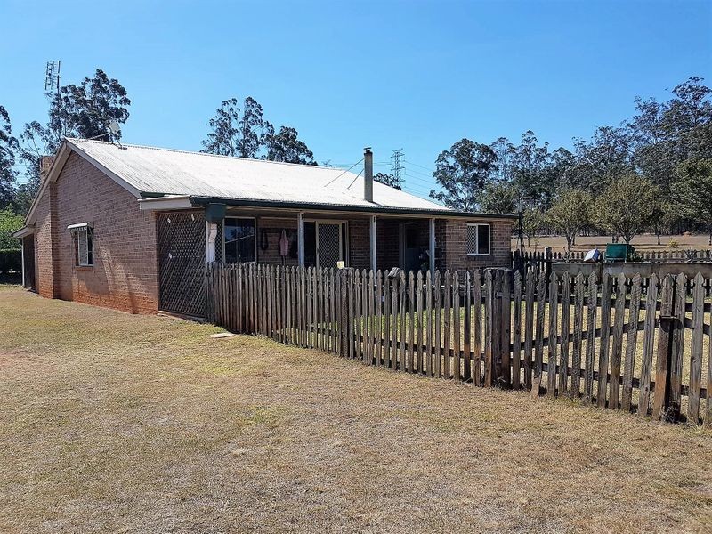 212 Martin Crescent, Benarkin North QLD 4306