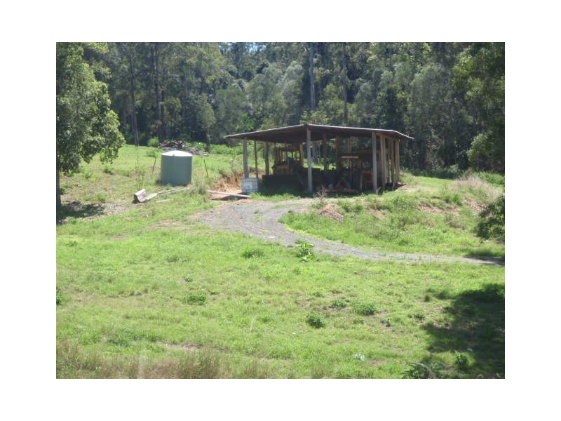 2  VALLEY ROAD, Blackbutt QLD 4306