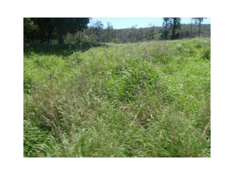 2  VALLEY ROAD, Blackbutt QLD 4306
