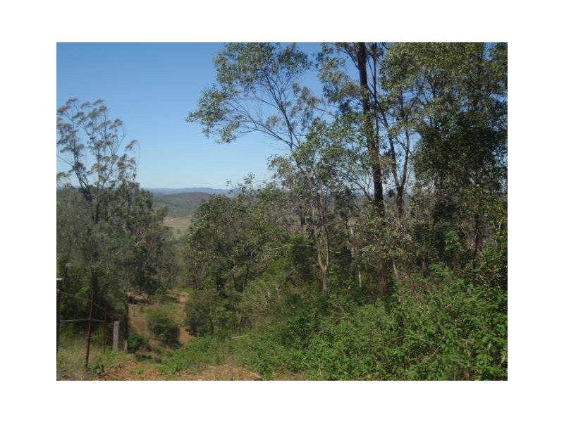 2  VALLEY ROAD, Blackbutt QLD 4306