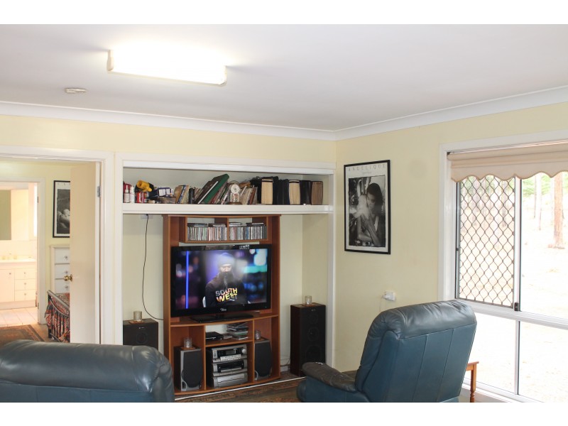 30 Brett Road, Blackbutt QLD 4306