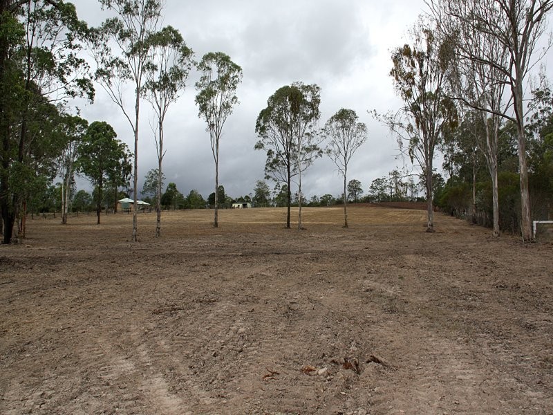 5 Bowman Road, Blackbutt North QLD 4306