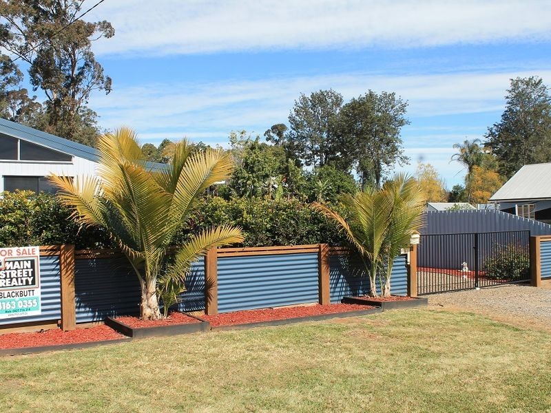 15 George Street, Blackbutt QLD 4306