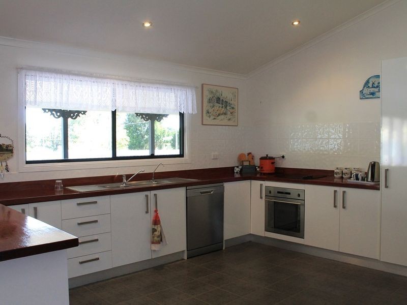 15 George Street, Blackbutt QLD 4306