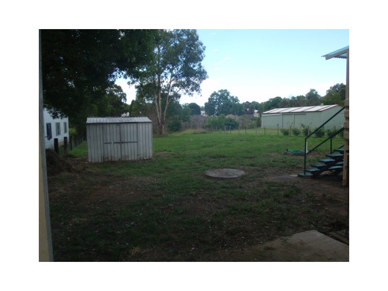 5 RAILWAY STREET, Blackbutt QLD 4306