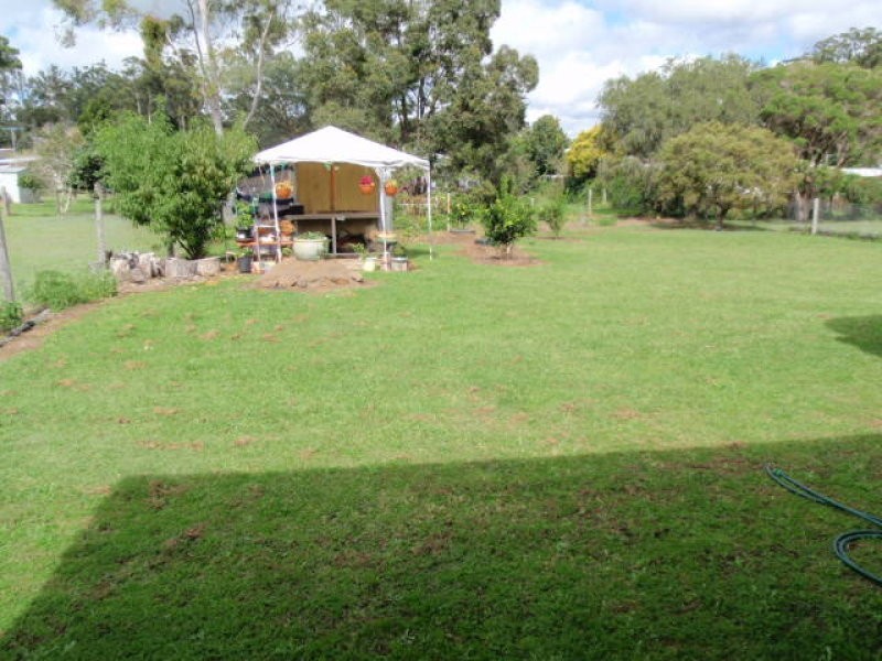 7 Fern Street, Blackbutt QLD 4306