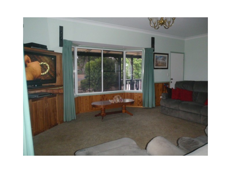 19 James Street, Blackbutt QLD 4306