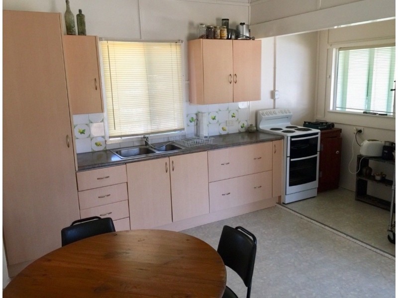 33 David Street, Linville QLD 4306