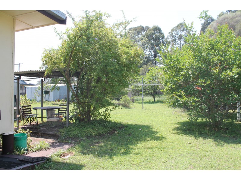 9 Gladys Street, Blackbutt QLD 4306