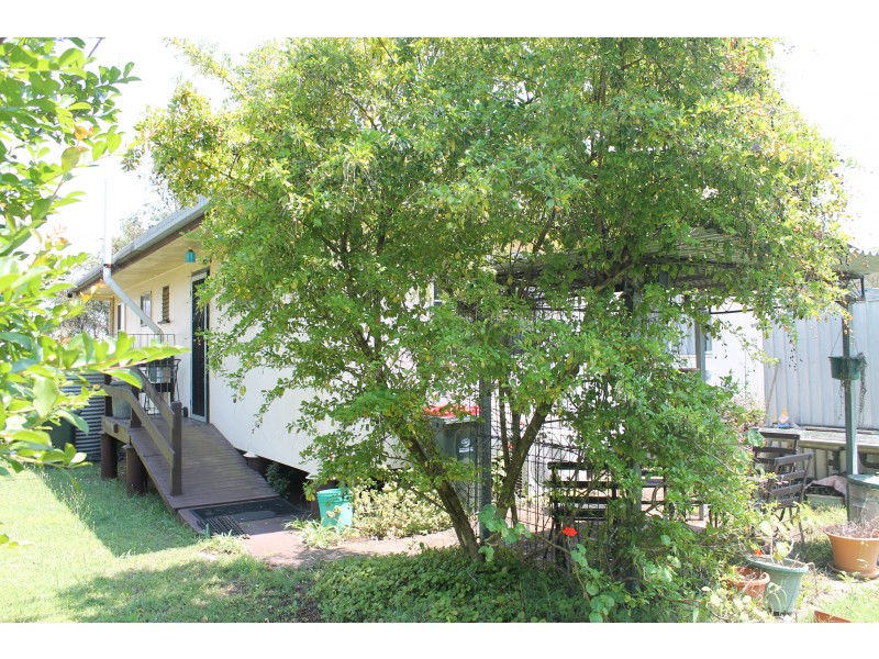 9 Gladys Street, Blackbutt QLD 4306