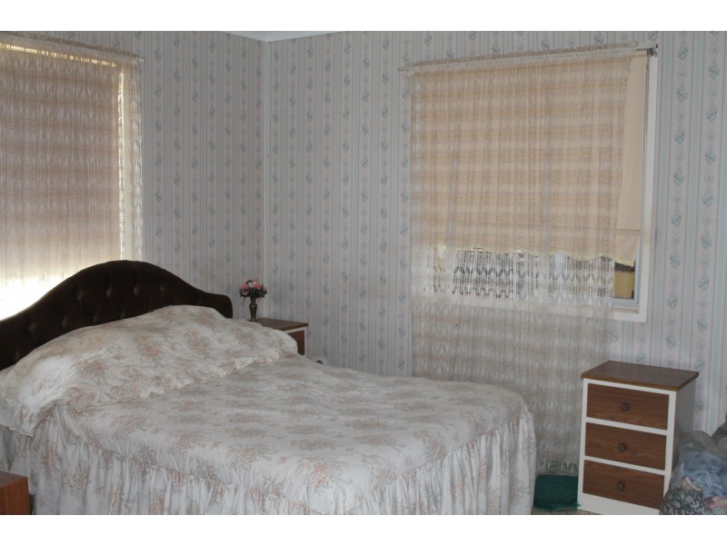 9 Gladys Street, Blackbutt QLD 4306