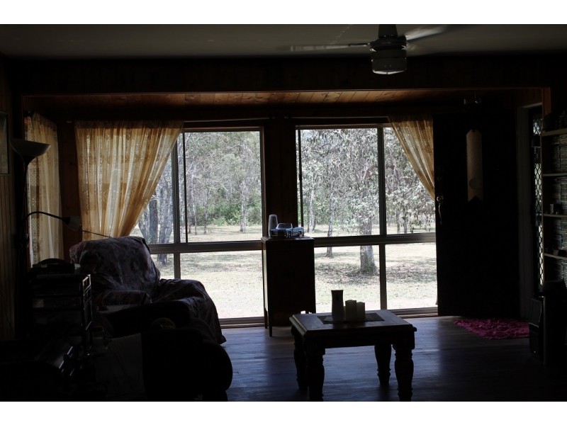 186 Crumpton Drive, Blackbutt QLD 4306