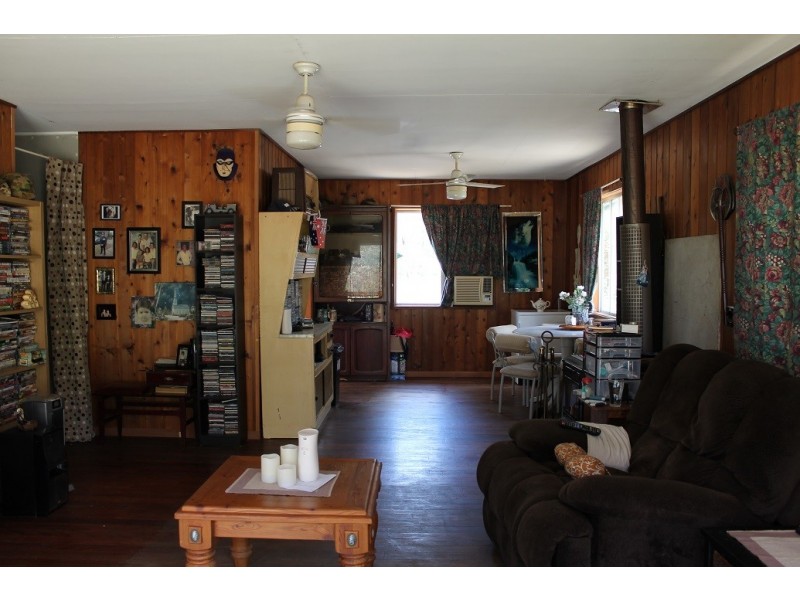 186 Crumpton Drive, Blackbutt QLD 4306