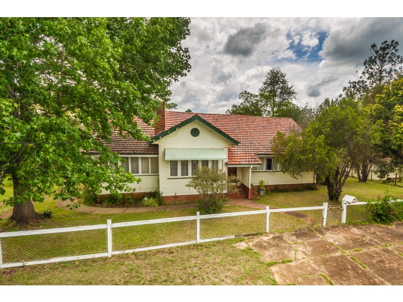 86 Hart Street, Blackbutt QLD 4306
