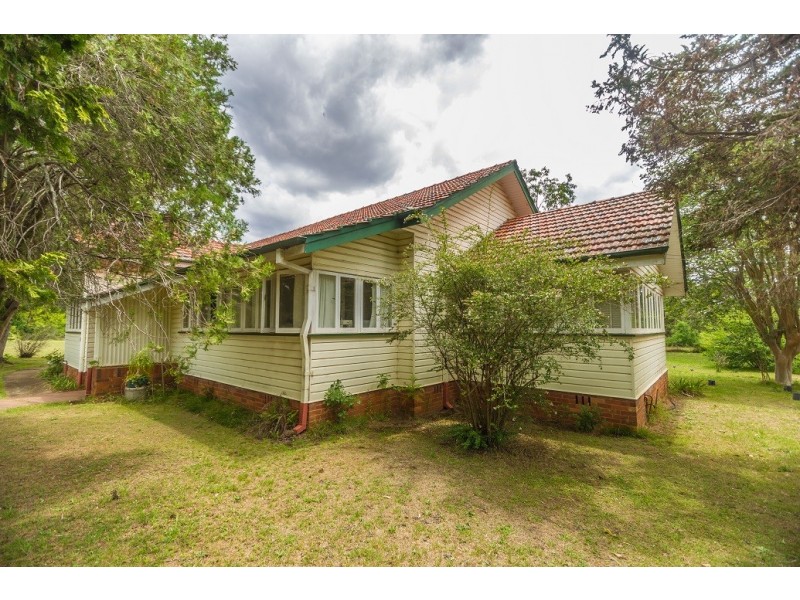 86 Hart Street, Blackbutt QLD 4306
