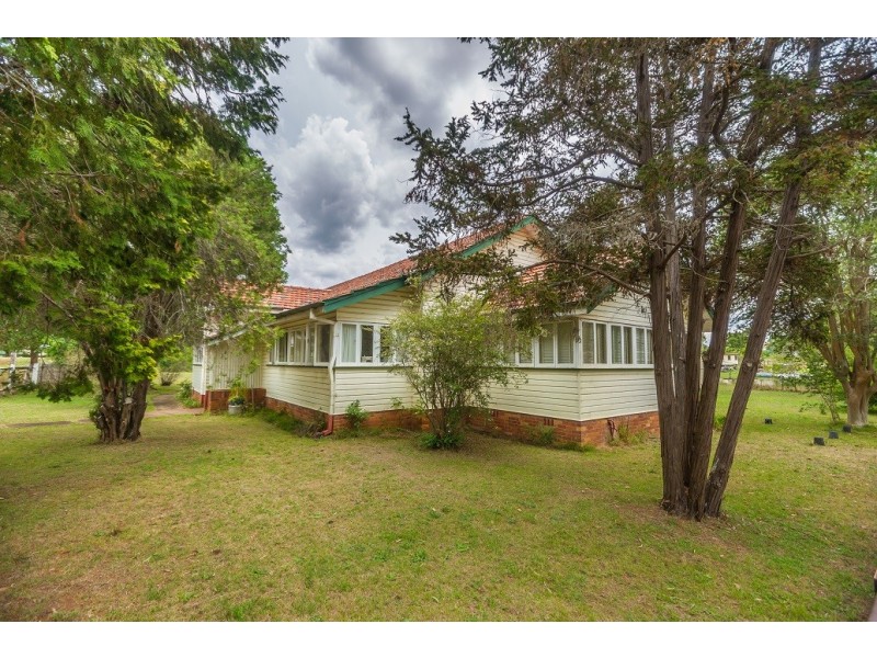 86 Hart Street, Blackbutt QLD 4306