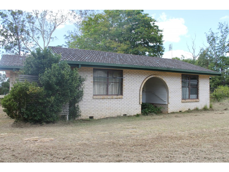 11 Hart Street, Blackbutt QLD 4306