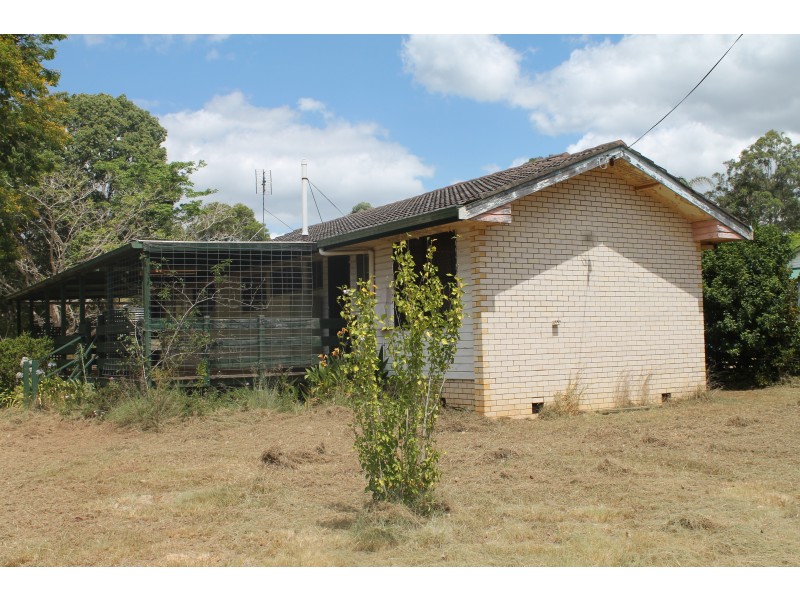 11 Hart Street, Blackbutt QLD 4306