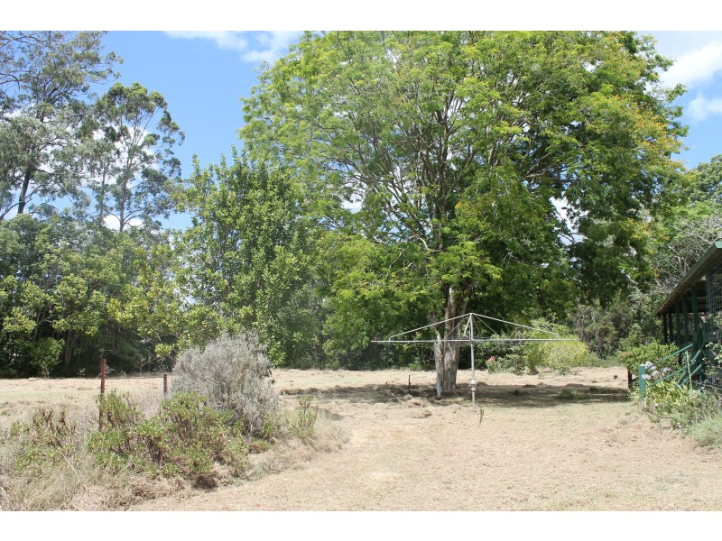 11 Hart Street, Blackbutt QLD 4306