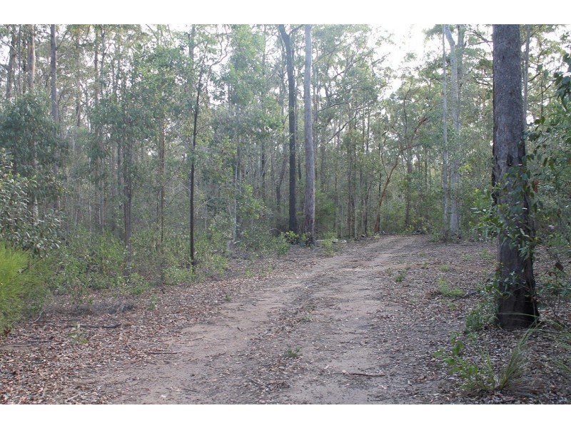 11 Gibson Road, Benarkin QLD 4306