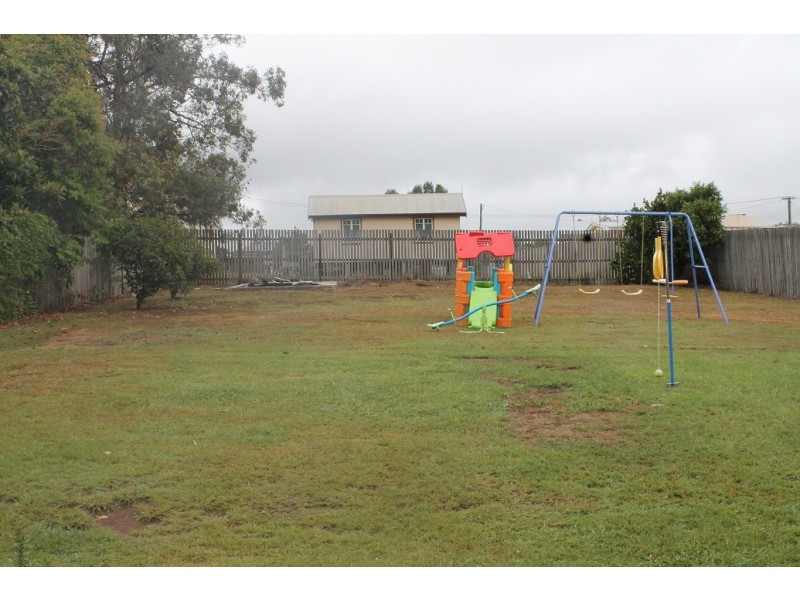 9 Miller Street, Blackbutt QLD 4306