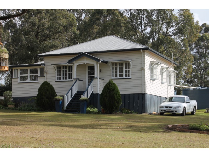 54  Hardgrave Road, Benarkin QLD 4306