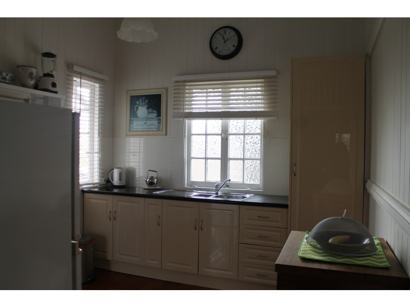 54  Hardgrave Road, Benarkin QLD 4306