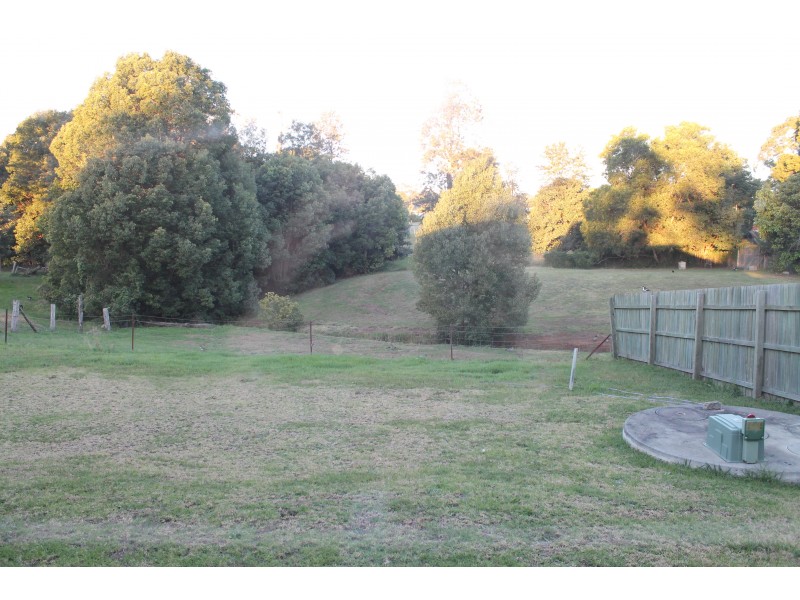 21 Railway Street, Blackbutt QLD 4306
