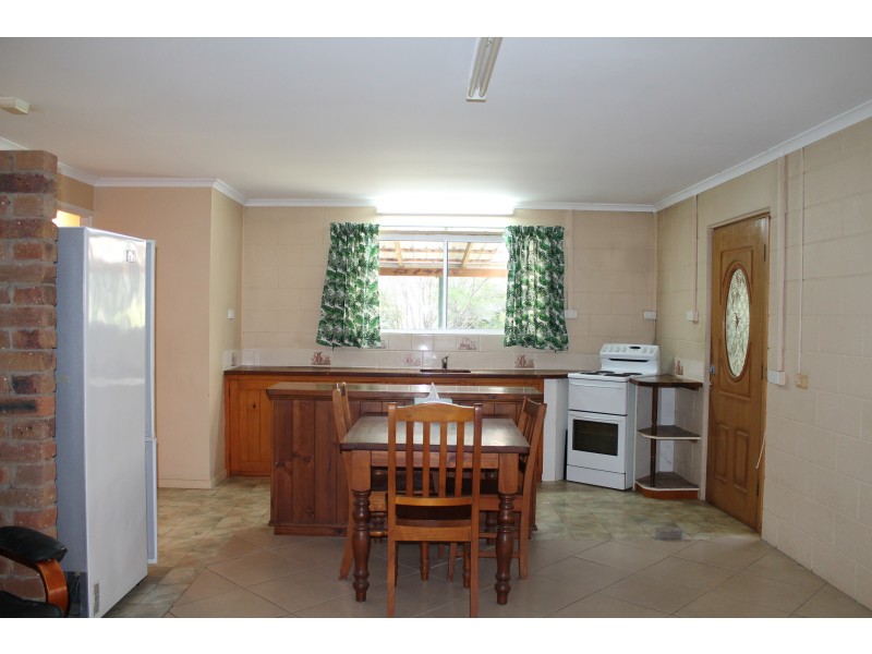 198 Franks Road, Blackbutt QLD 4306