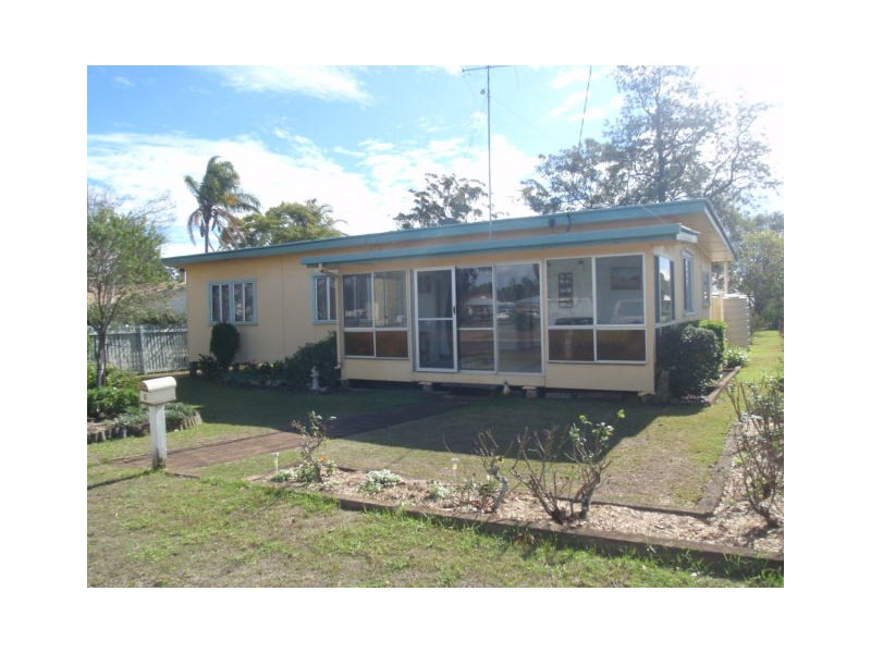 6 Douglas Street, Blackbutt QLD 4306