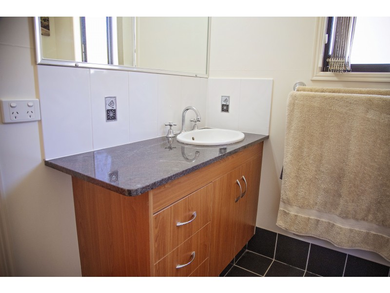 130 GILLILAND CRES, Blackbutt QLD 4306