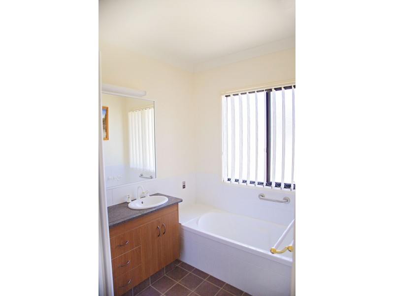 130 GILLILAND CRES, Blackbutt QLD 4306