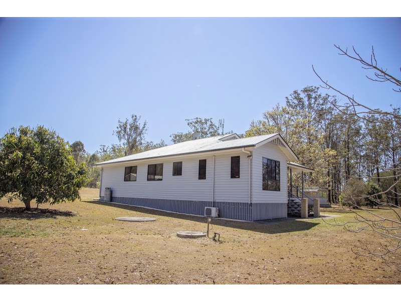 130 GILLILAND CRES, Blackbutt QLD 4306