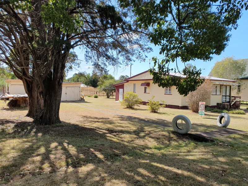 4 COULSON STREET, Blackbutt QLD 4306