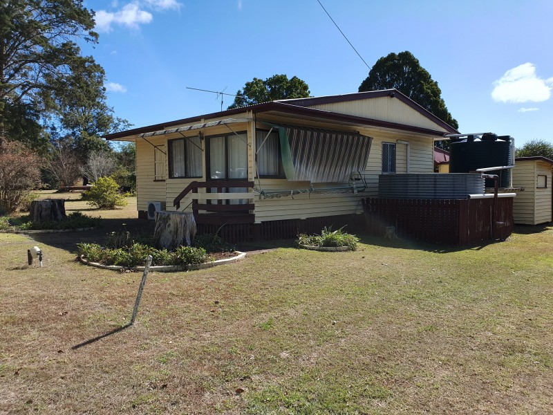 4 COULSON STREET, Blackbutt QLD 4306