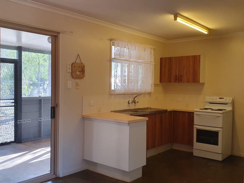 25 Grants road, Benarkin QLD 4306