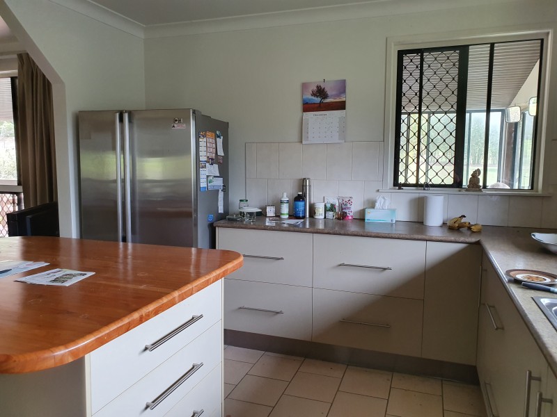 84 GREENHILLS DRIVE, Blackbutt QLD 4306