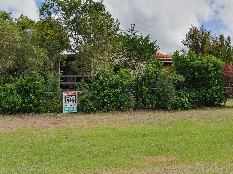 10 Fern Street, Blackbutt QLD 4306