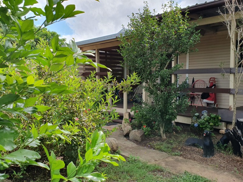 10 Fern Street, Blackbutt QLD 4306