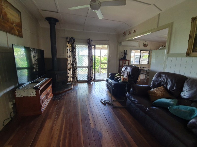 10 Fern Street, Blackbutt QLD 4306