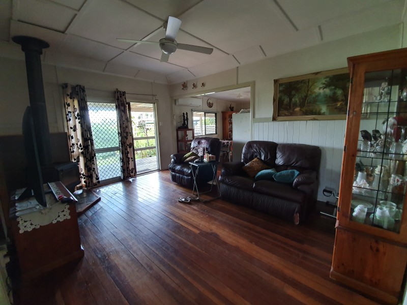 10 Fern Street, Blackbutt QLD 4306