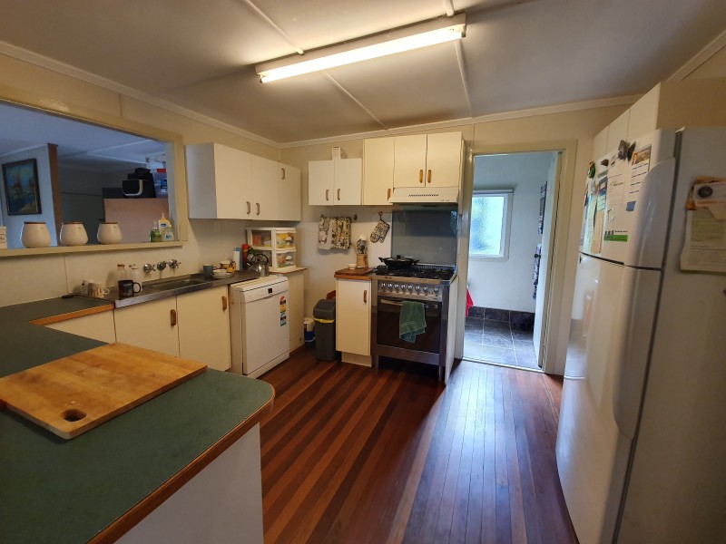 10 Fern Street, Blackbutt QLD 4306