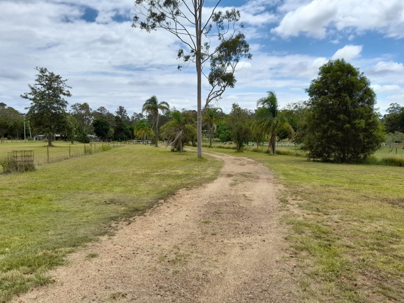 22 Knaggs court, Blackbutt QLD 4306