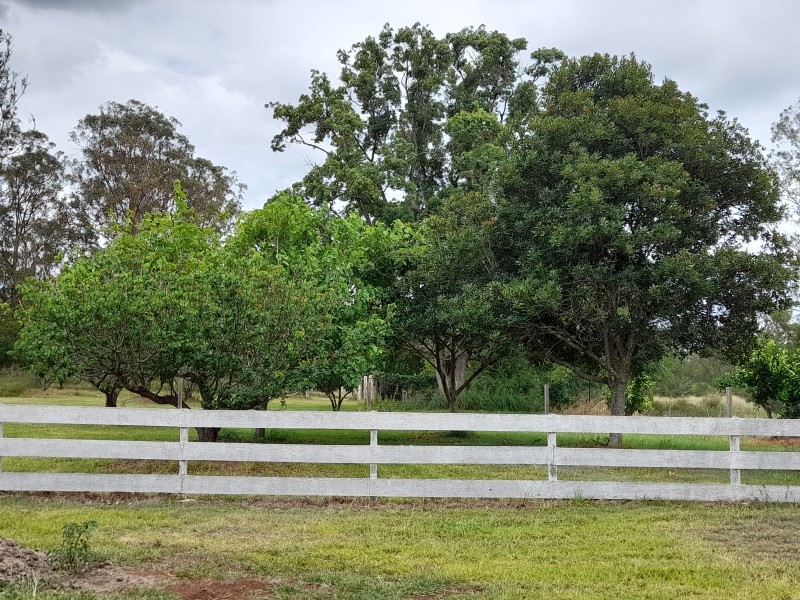 22 Knaggs court, Blackbutt QLD 4306