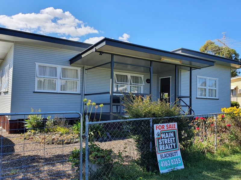 12 James Street, Blackbutt QLD 4306
