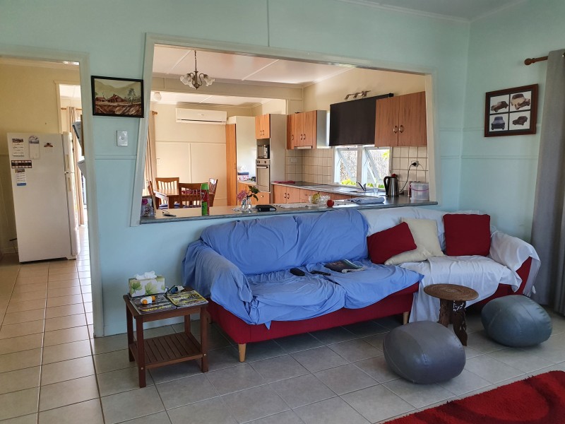 12 James Street, Blackbutt QLD 4306