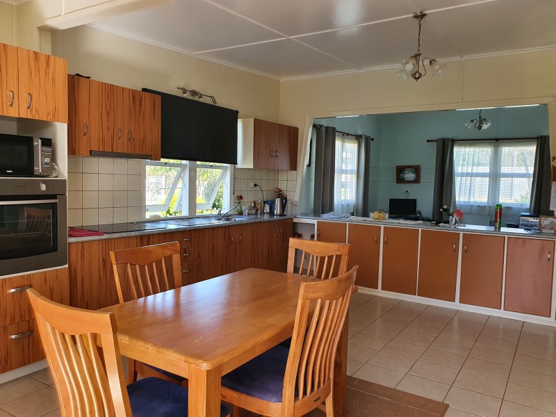 12 James Street, Blackbutt QLD 4306