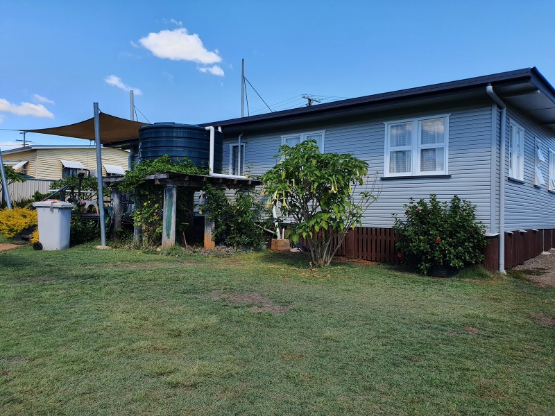 12 James Street, Blackbutt QLD 4306