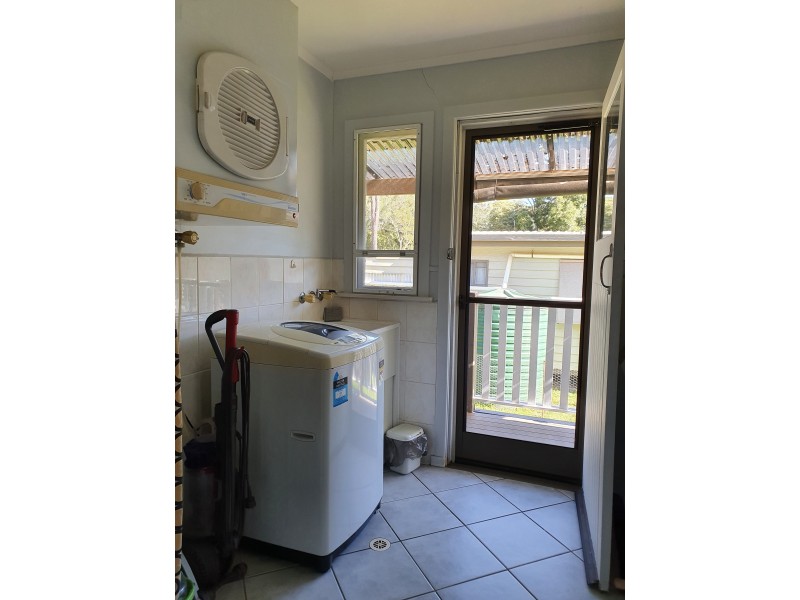 27 BLACKBUTT STREET, Blackbutt QLD 4306